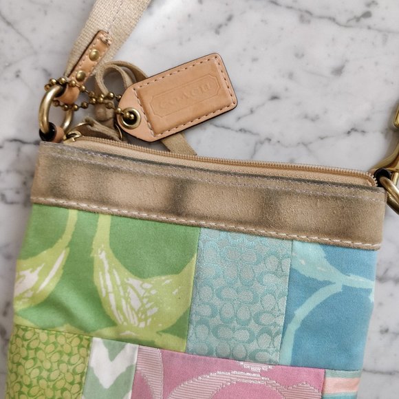 ๐RARE๐ COACH Quilted Patchwork Crossbody - Picture 2 of 7